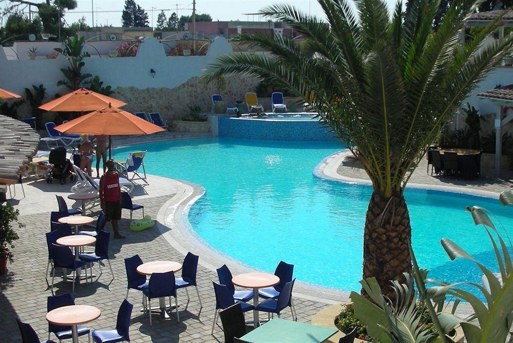 Gatto Bianco Casalabate Hotel 3*